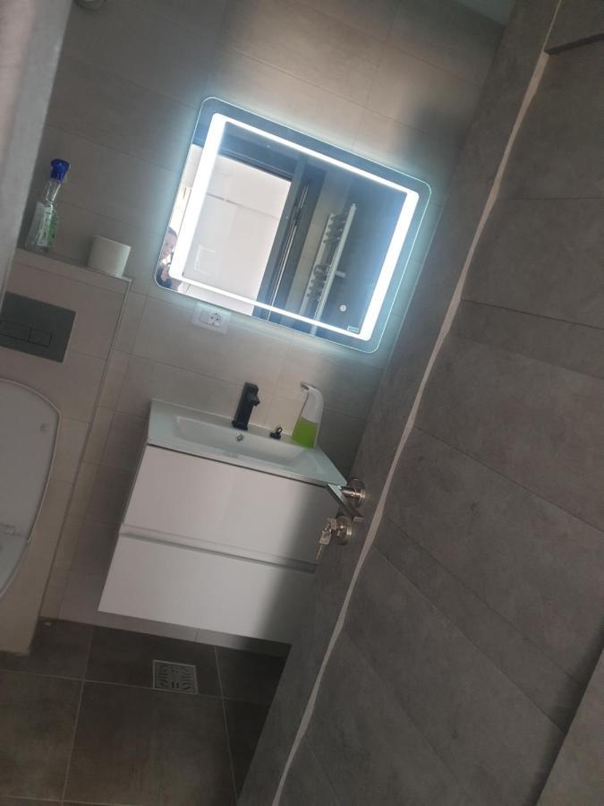 Apartament Dem Radulescu Langa Strand Râmnicu Vâlcea 外观 照片