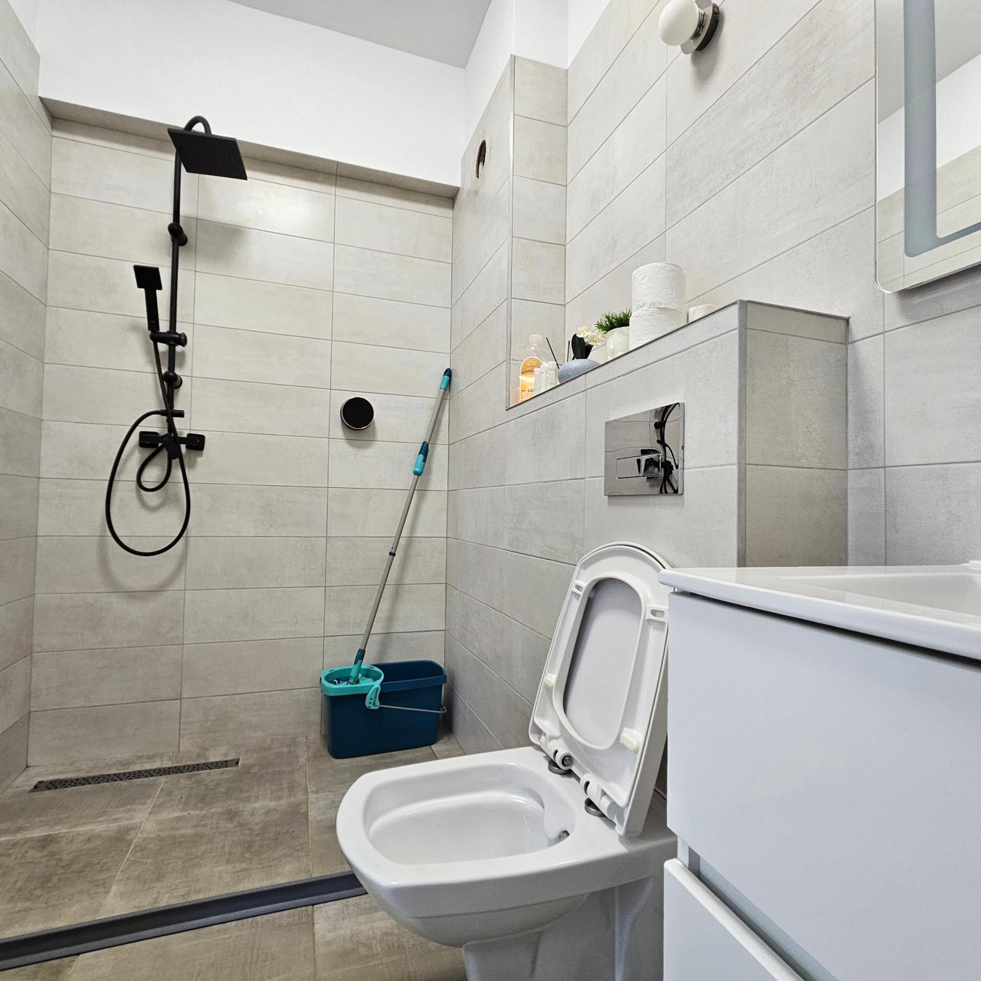 Apartament Dem Radulescu Langa Strand Râmnicu Vâlcea 外观 照片